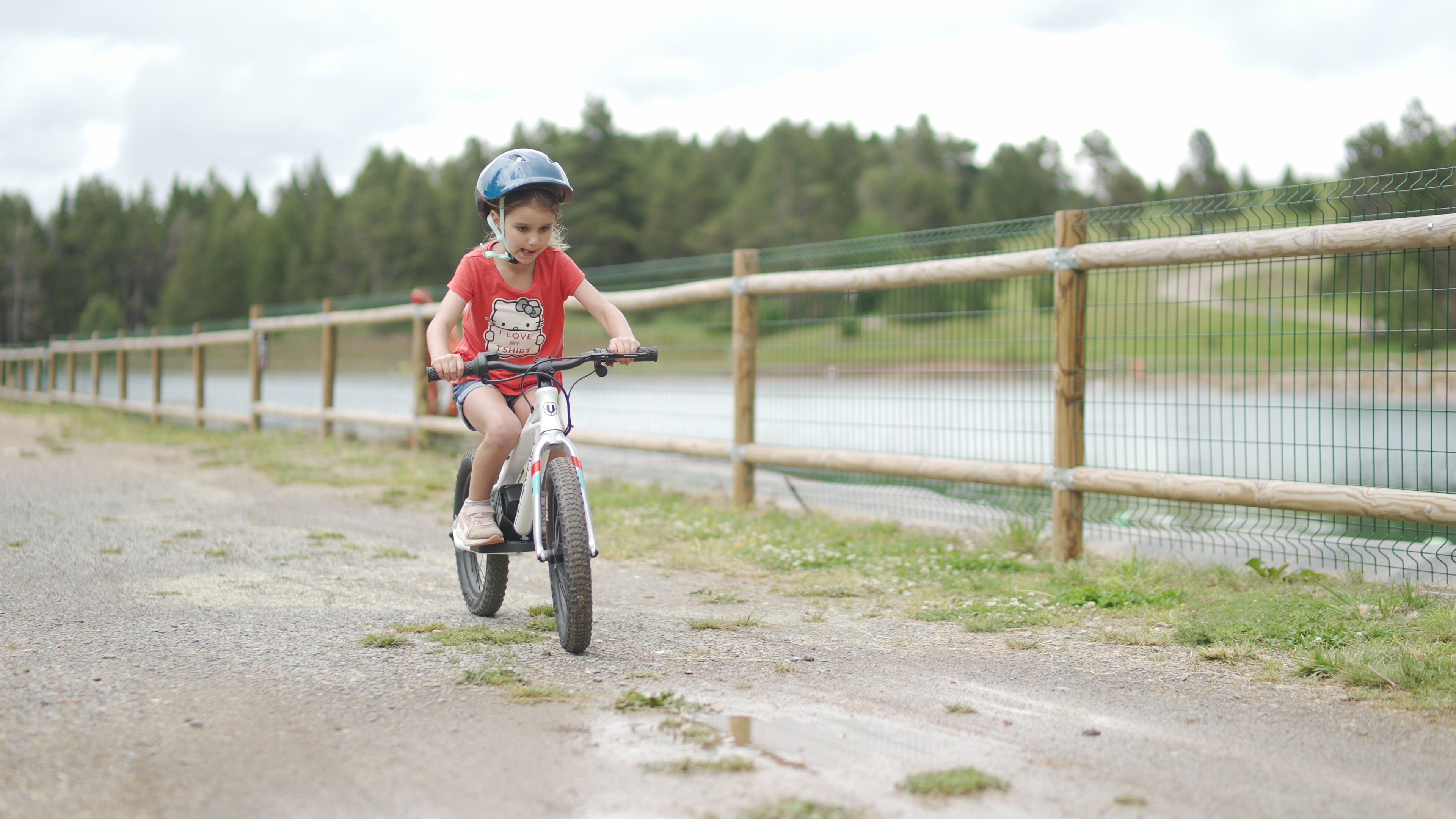 Children's electric bicycles